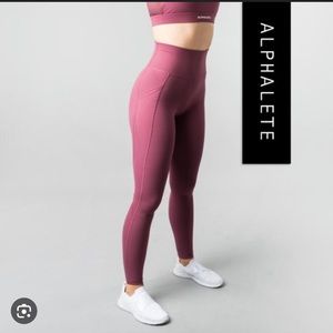 Alphalete Surface Pocket Legging XS